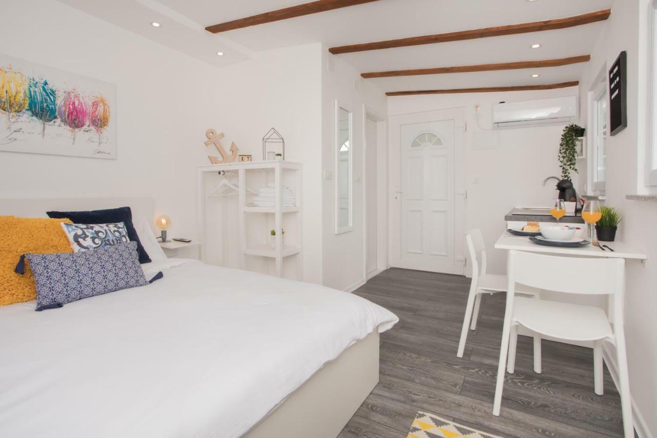 Studio Apartment Skatula Skradin Eksteriør bilde
