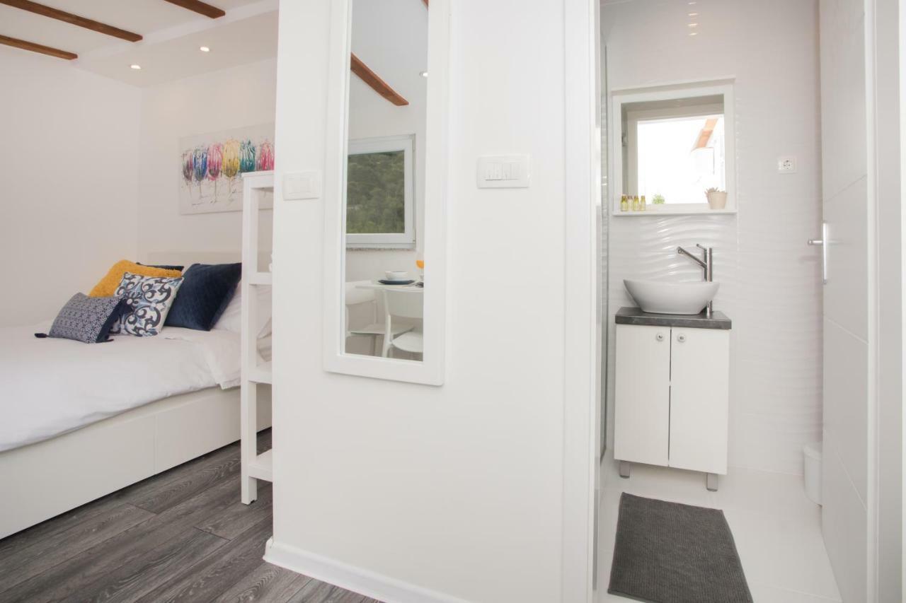 Studio Apartment Skatula Skradin Eksteriør bilde