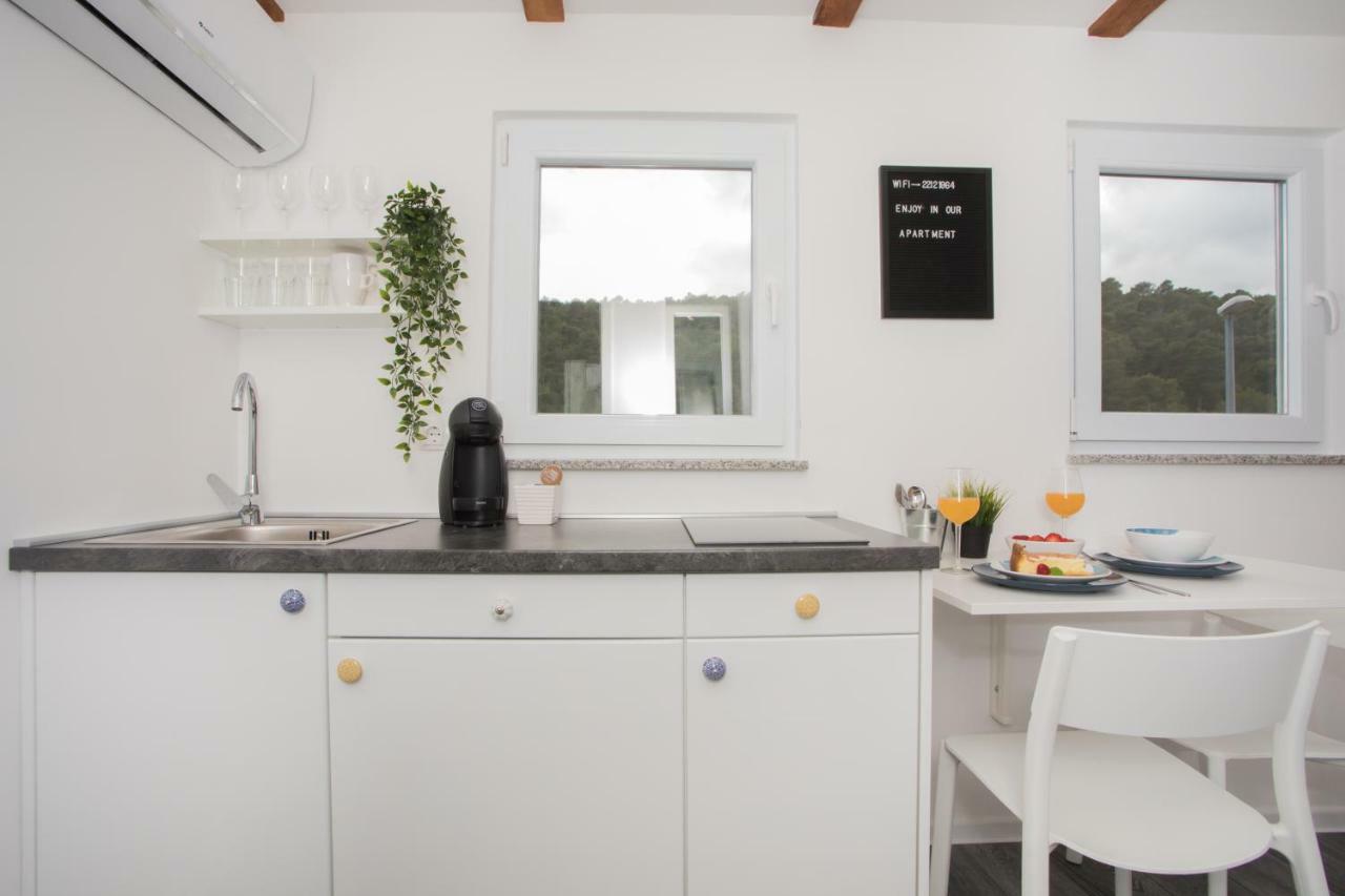Studio Apartment Skatula Skradin Eksteriør bilde